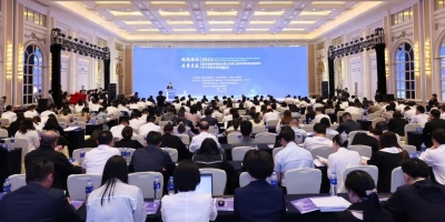 ewin官方网站公司与黄冈南湖学院携手参与平湖当局组织的校企科研合作典礼并签定合作和谈